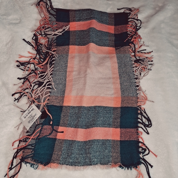 Restyle & Co. Scarf - Picture 1 of 4